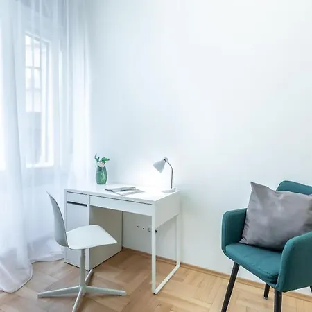 Cityscape Budget Theresa Apartment